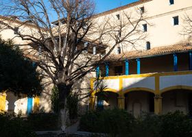 Rooms That Face West